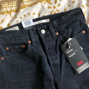 NEW sustainable vintage Levi wedgie fit size 25 🌱